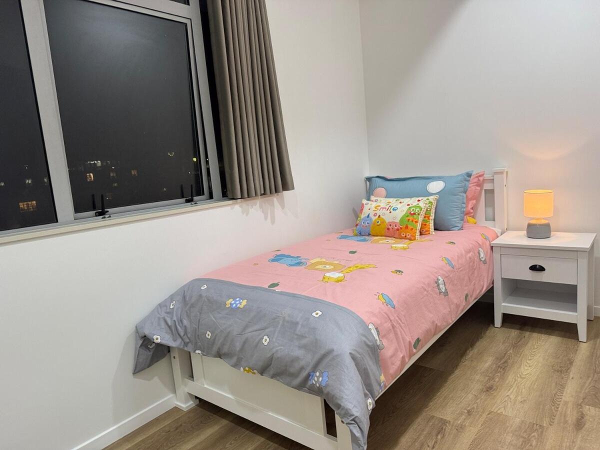 Penthouse Delight 3 Bd 2 Bth Free Carpark, Pool & Tennis Court * Auckland