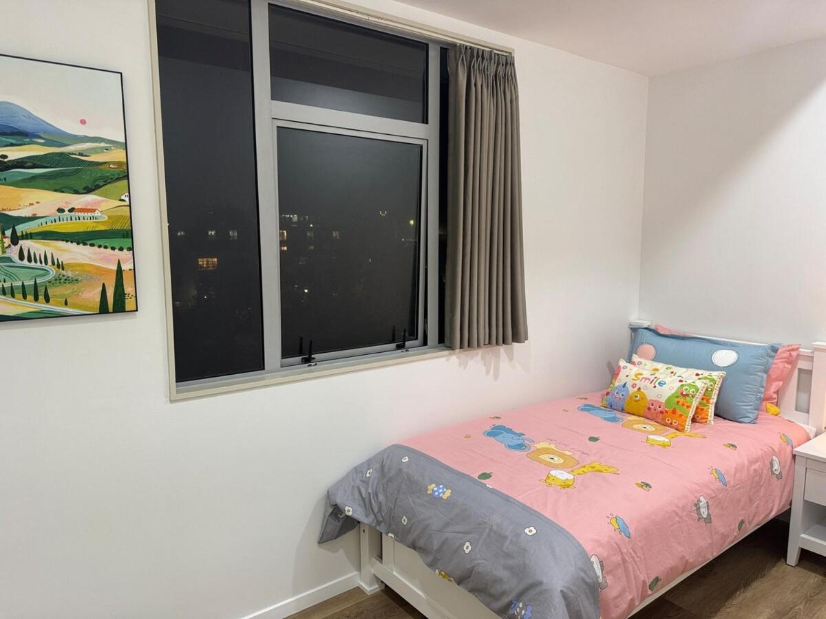 Penthouse Delight 3 Bd 2 Bth Free Carpark, Pool & Tennis Court Auckland