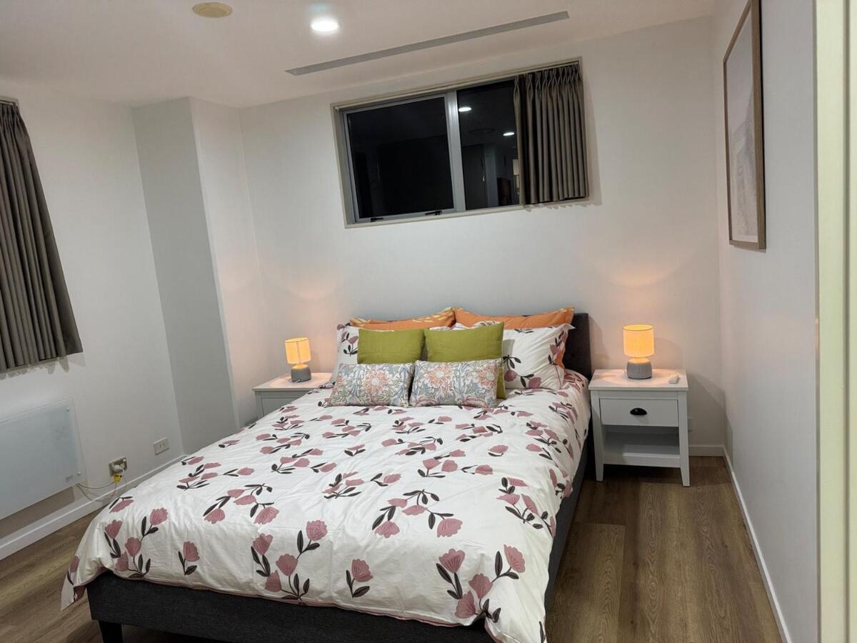 Apartment Penthouse Delight 3 Bd 2 Bth Free Carpark, Pool & Tennis Court *