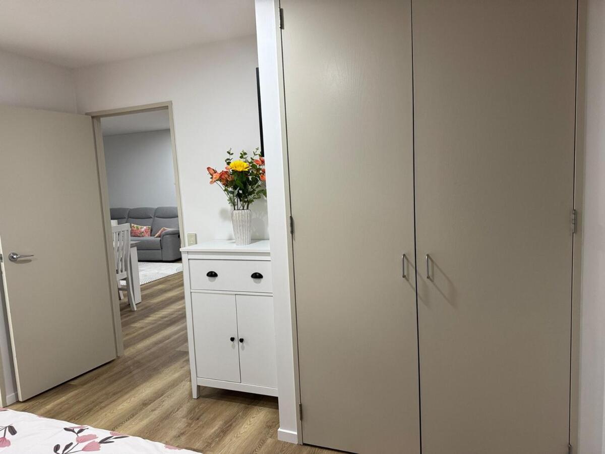 Penthouse Delight 3 Bd 2 Bth Free Carpark, Pool & Tennis Court
